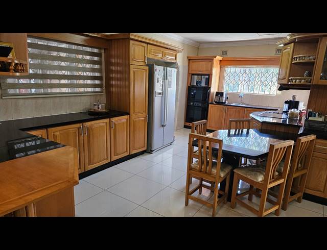4 BEDROOM FREESTANDING FOR SALE IN RICHEM